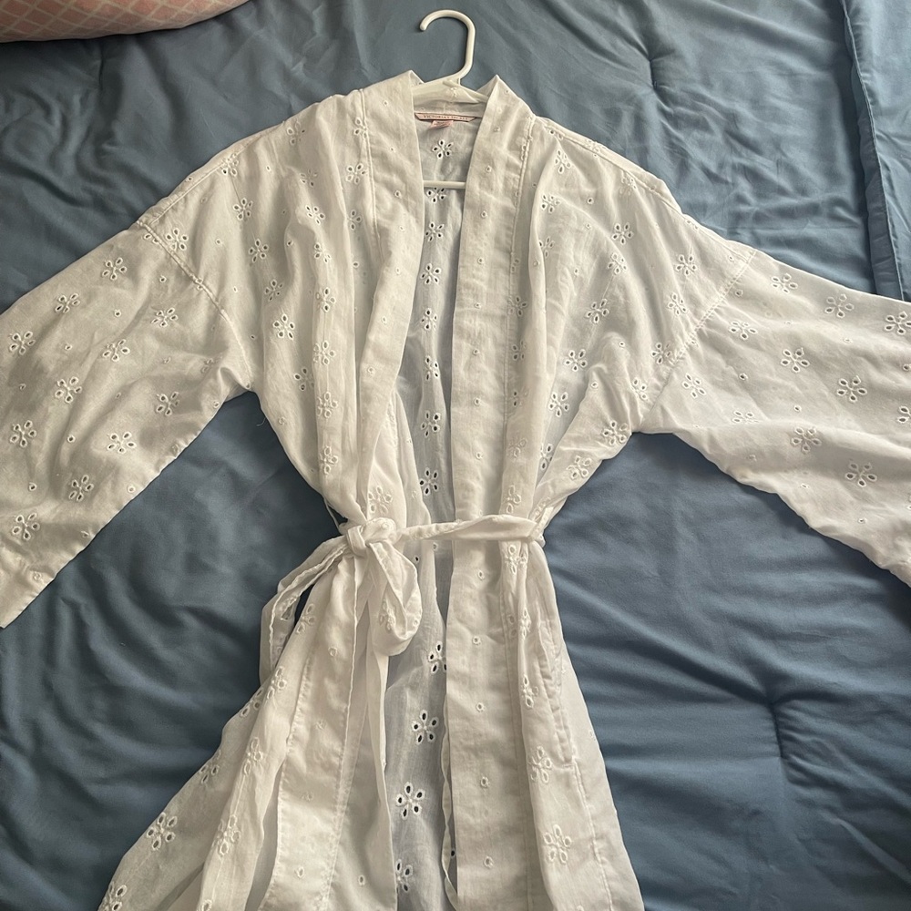 New w/o tags robe